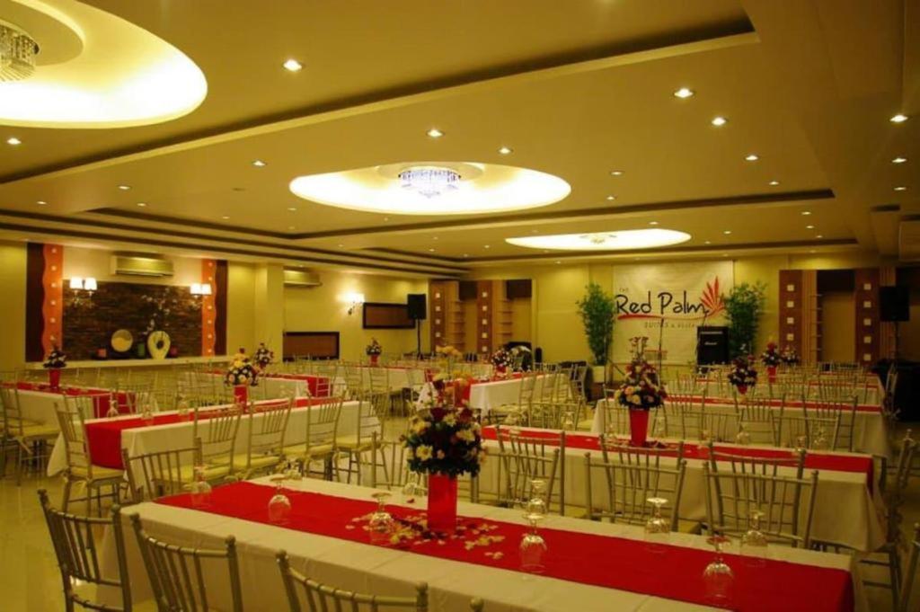 The Red Palm Suites And Restaurant Butuan City Esterno foto