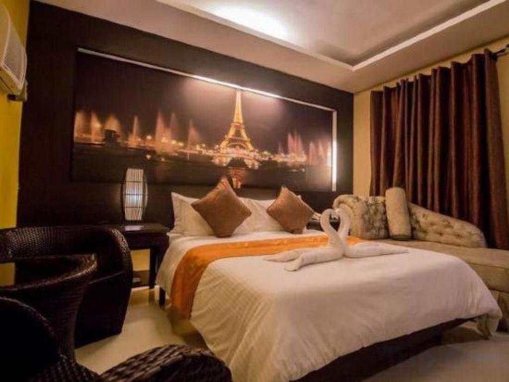 The Red Palm Suites And Restaurant Butuan City Esterno foto